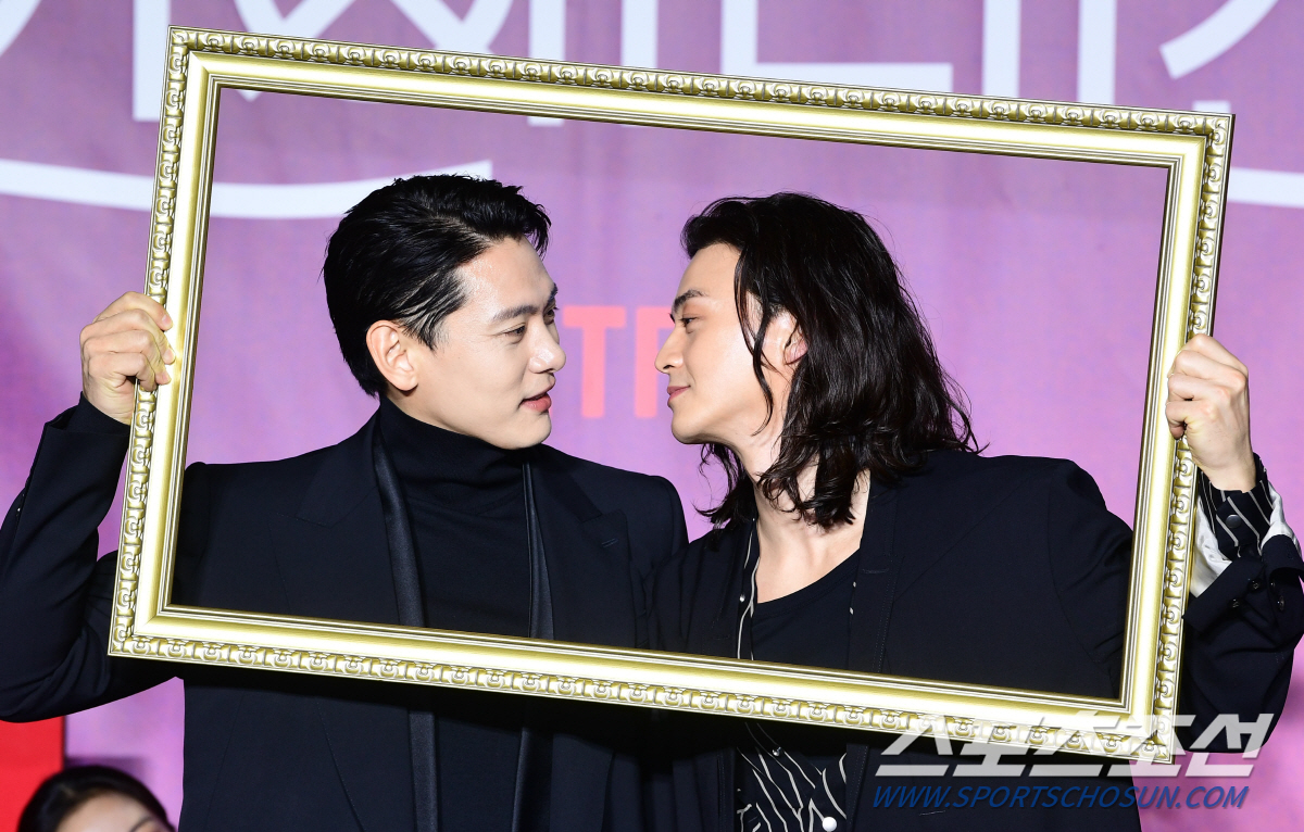 [SC현장] 죽일듯한→러블리 액션..김옥빈, ♥유태오와 '연애대전' 로코…