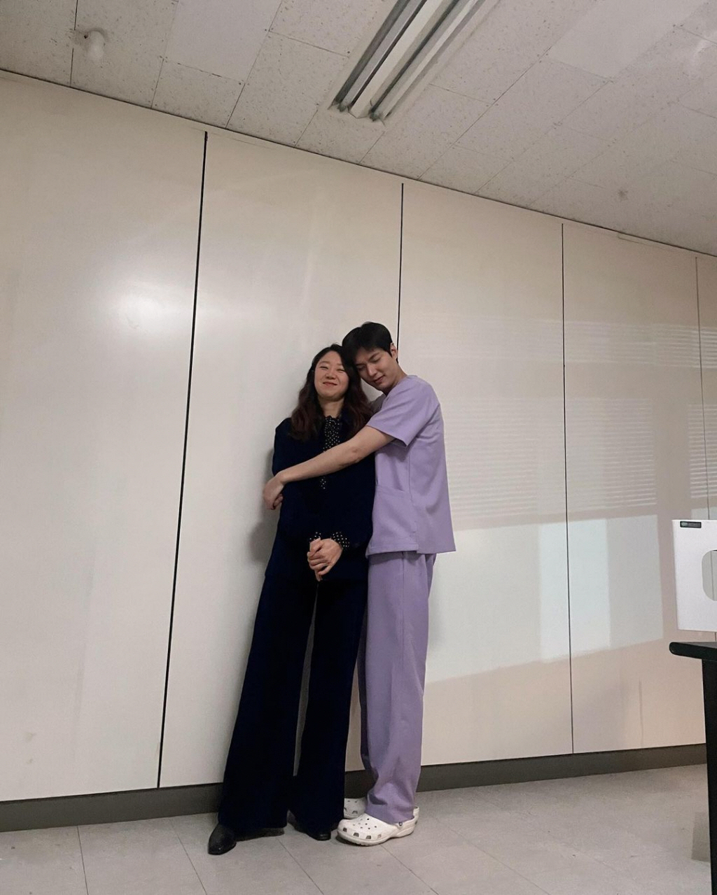 "♥케빈오와 신혼인데"…이민호, '품절녀' 공효진에 애정 가득 포옹