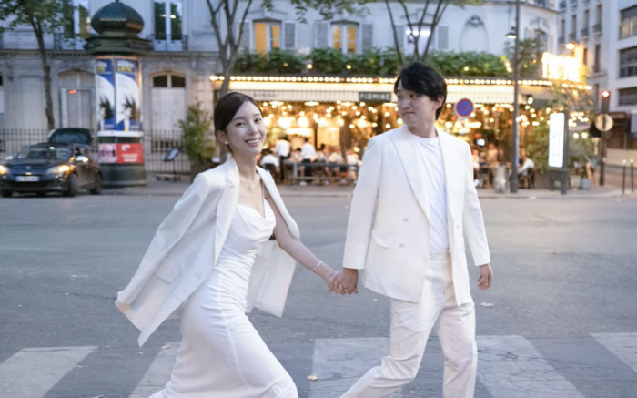 야옹이♥전선욱 '파리 들썩' 역대급 웨딩화보 "너무 예뻐서 그냥 화보"