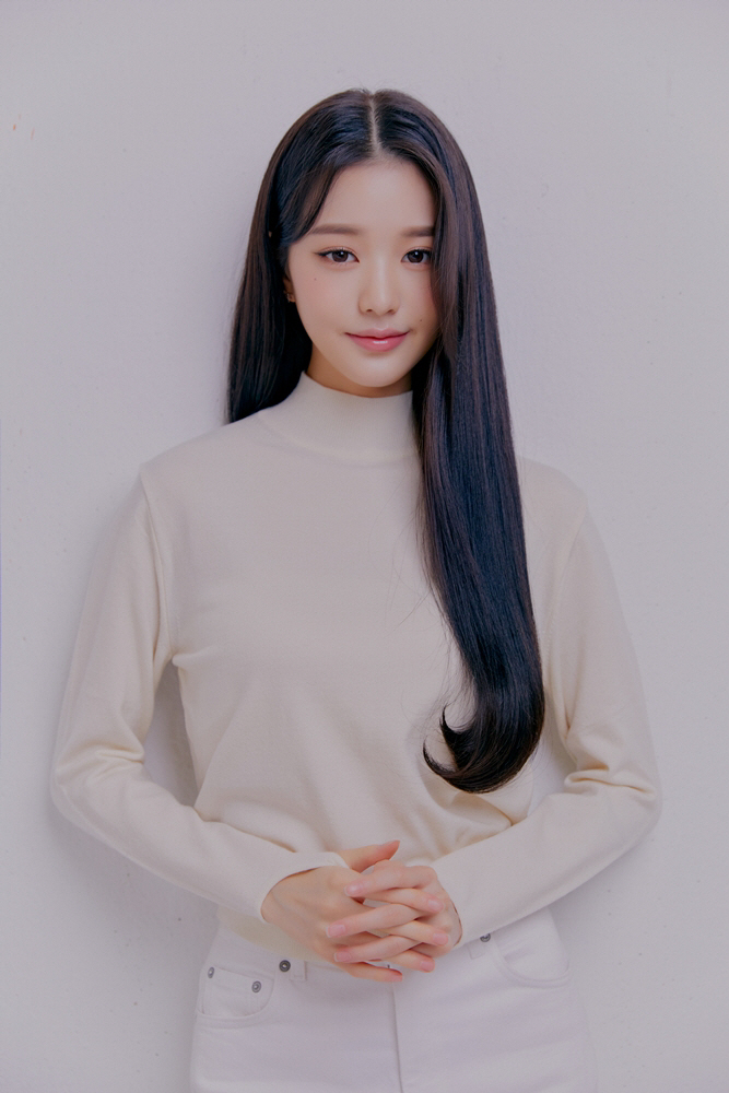 장원영, 오늘(9일) 서울공연예고 졸업 "스무살, 성숙한 모습 보일 것"