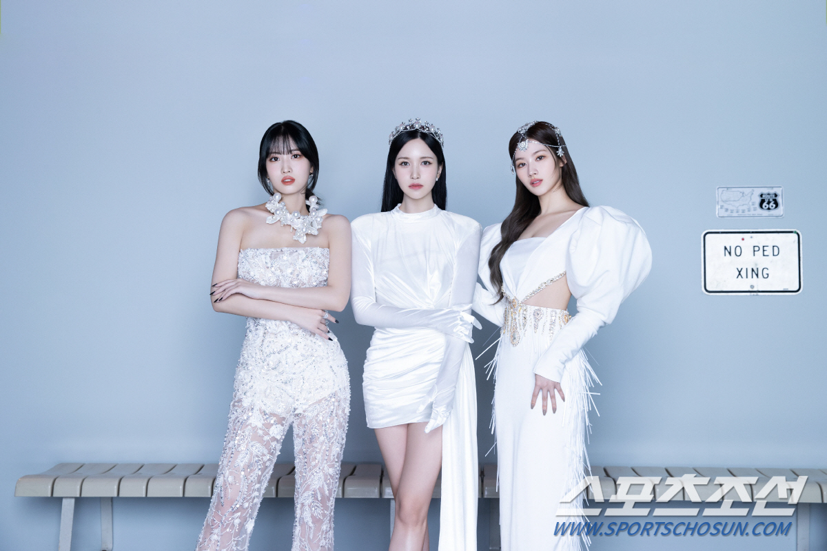 트와이스, 일본인 멤버만으로 유닛 결성…미나·사나·모모, '미사모' 결성…