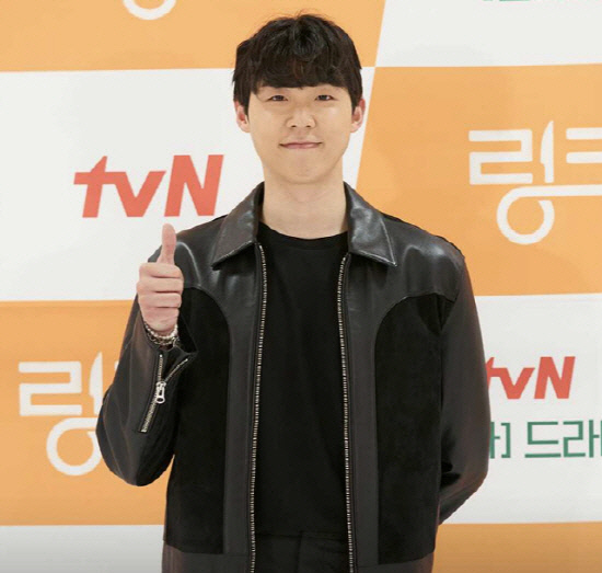 유아인은 프로포폴, 라비는 명역면탈…잊을만 하면 또 터지는 상습 논란들 …