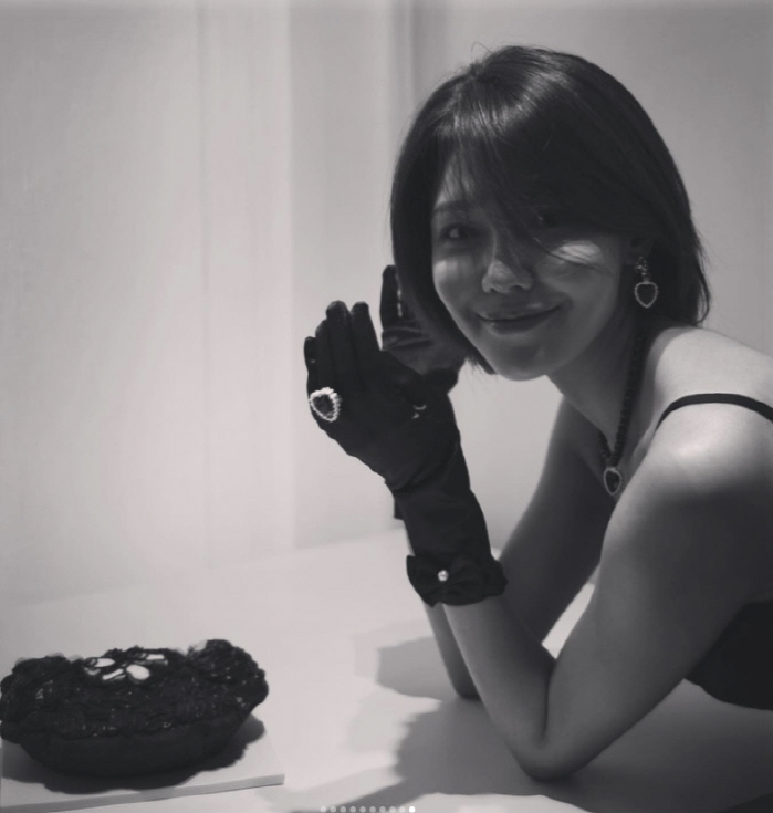 수영 ♥정경호가 사준 명품? '3천만원 아닌 3천원' 비주얼이 럭셔리