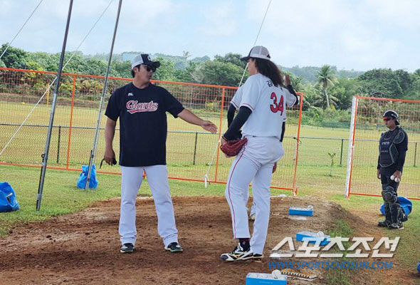 "WBC 공인구, 확실히 미끄럽지만…" 생애 첫 태극마크+롯데 우승? 베…