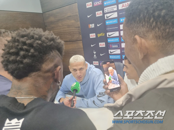 '기자회견 난입(?)' 직접 목격한 토트넘의 브라질 향우회, 텐션은 '찐…