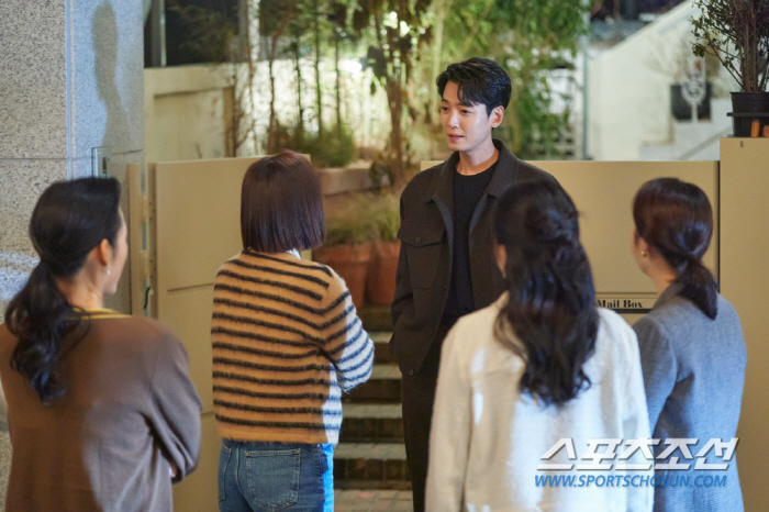 전도연♥정경호, '비밀과외 들통' 이어 '스캔들'로 발칵! 전도연에게 또…