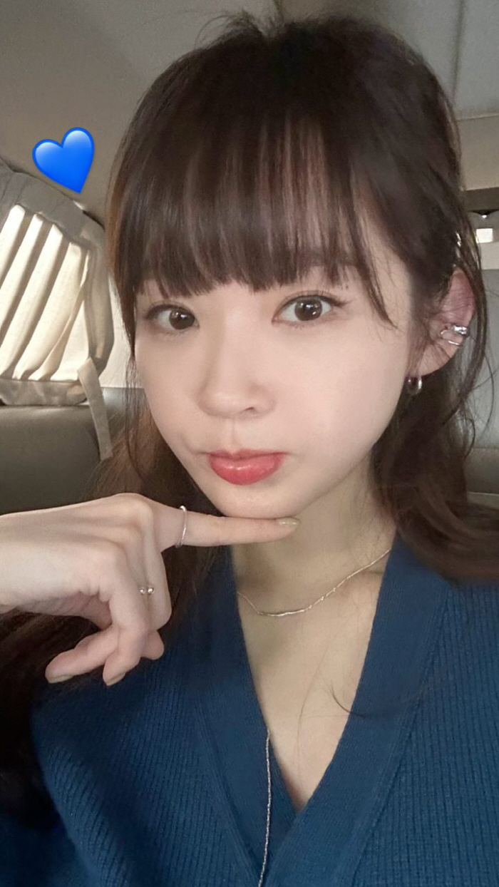 '열정페이·부친 사기' 강민경 수난시대…논란 후 자른 머리 "어색해"