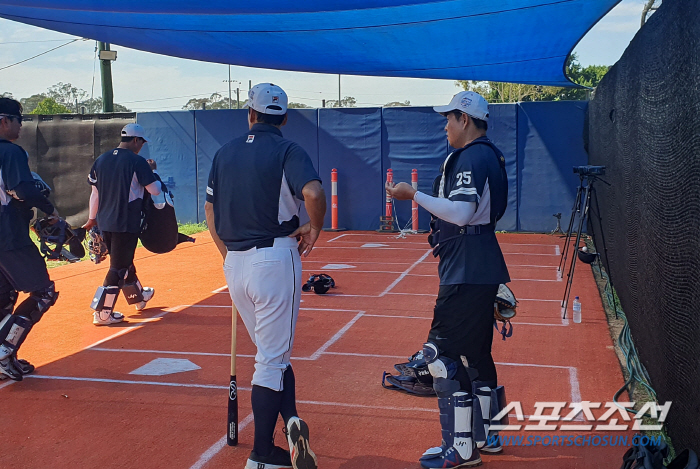 '24시간 비행 시작' 이제는 국가대표 포수로…"원하는 결과 보여야죠" …