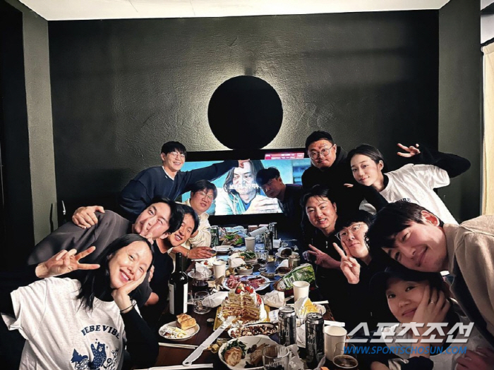 정경호♥전도연 '일타 키스신' 함께 직관→'♥수영' 질투할 밀착 투샷[종…
