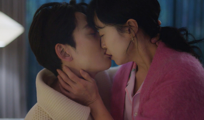 정경호♥전도연 '일타 키스신' 함께 직관→'♥수영' 질투할 밀착 투샷[종…