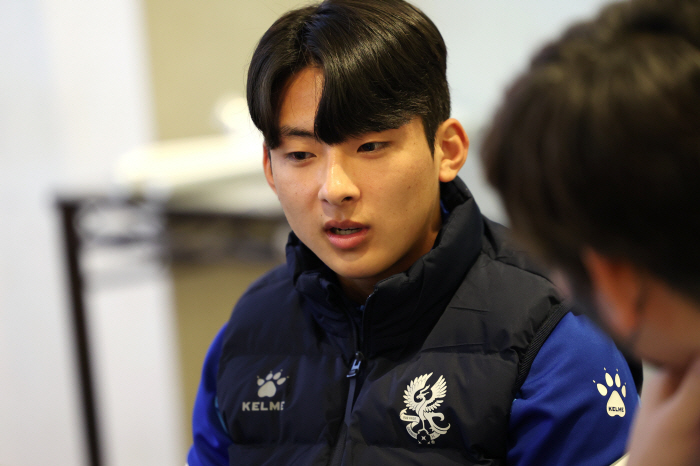 [인터뷰]광주FC 유일한 신인 정지훈, 겸손하게 '영플레이어상' 바라본다