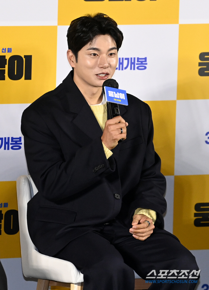 '웅남이' 이이경 "박성웅 선배, 후배로서 감히 평가할 수 없어"