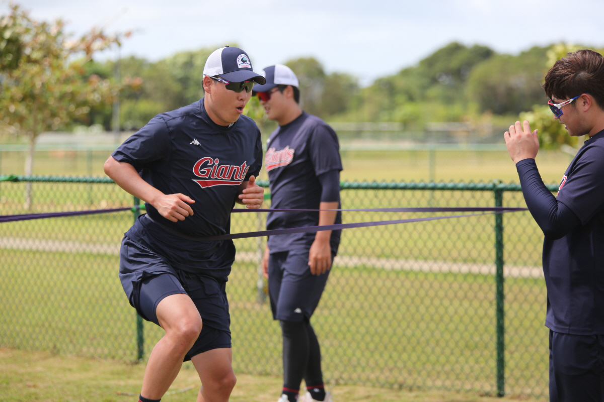"입술이 다 터졌던데…" 독기 품은 115억 투수의 부활, 구단도 손꼽아…