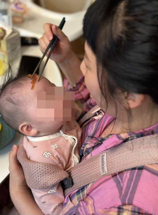 김영희, 아동학대 논란에…"엄마는 굶어도 딸 밥은 챙겨" 간접 해명