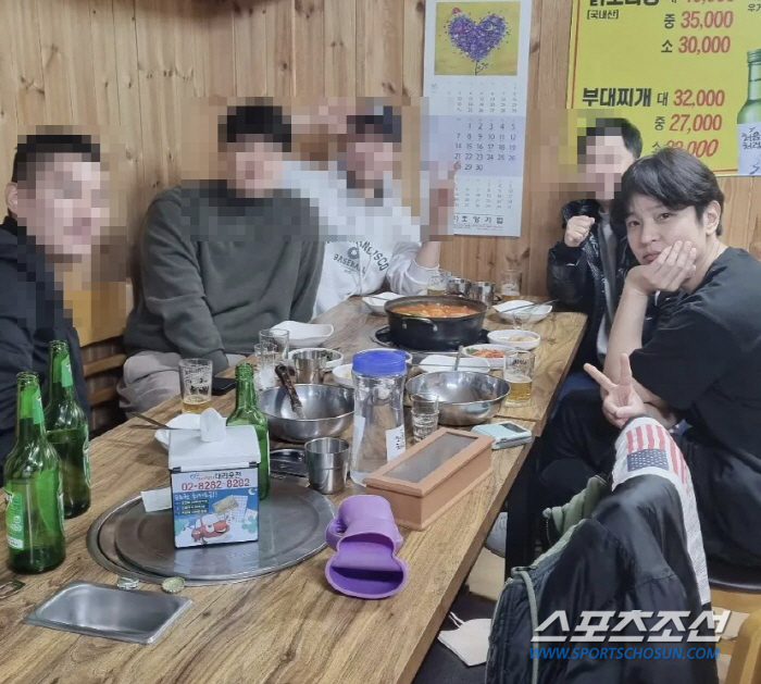'전 여친 패소' 김정훈, '남자끼리(?) 닭볶음탕 흡입' 공개. 다시 …