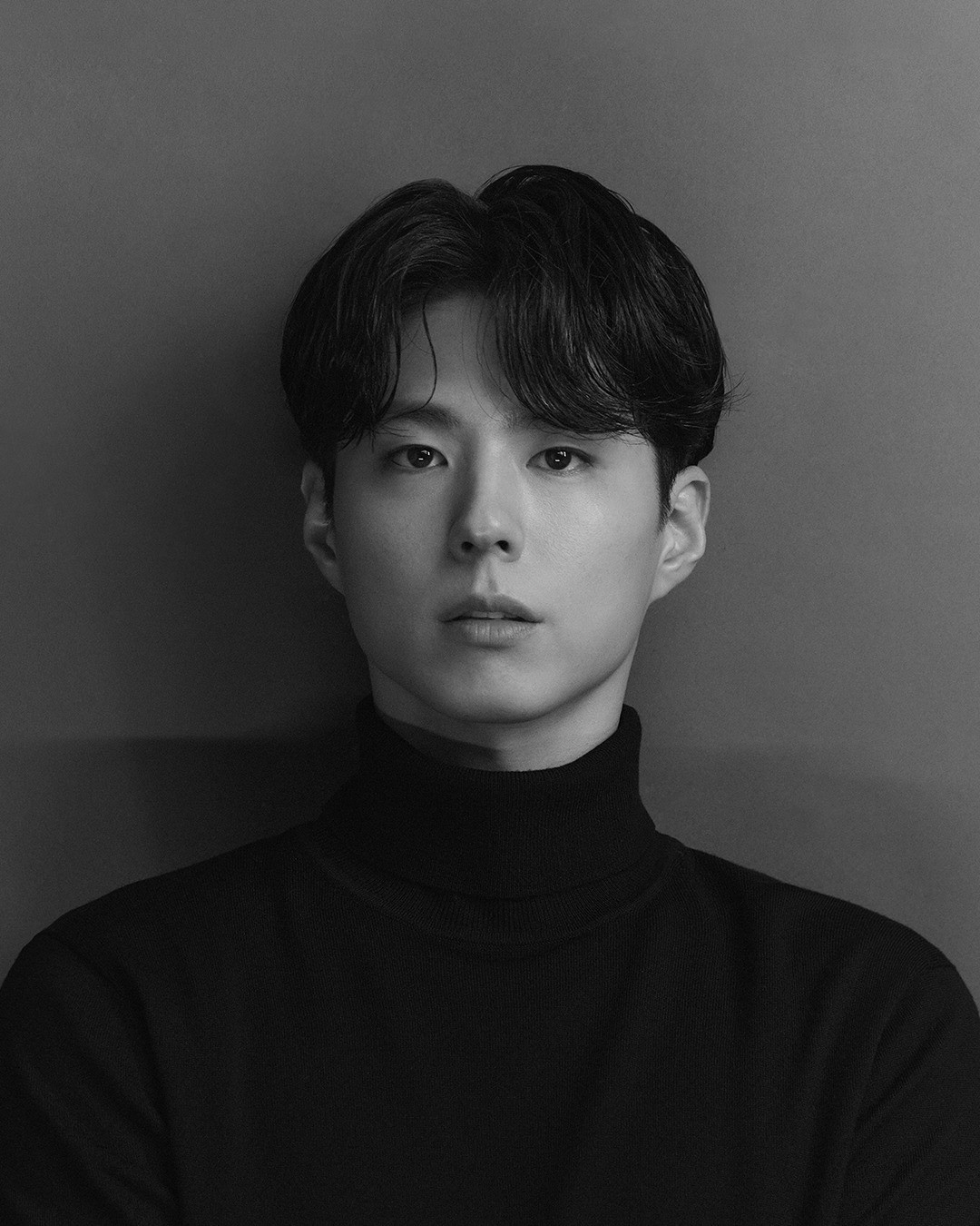 박보검, 첫사랑 기억 조작 비주얼...'힙'해진 새 프로필 공개
