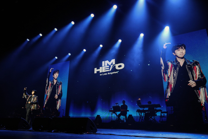 임영웅, 美 콘서트 성료…LA도 하늘빛으로 '히어로 매직'