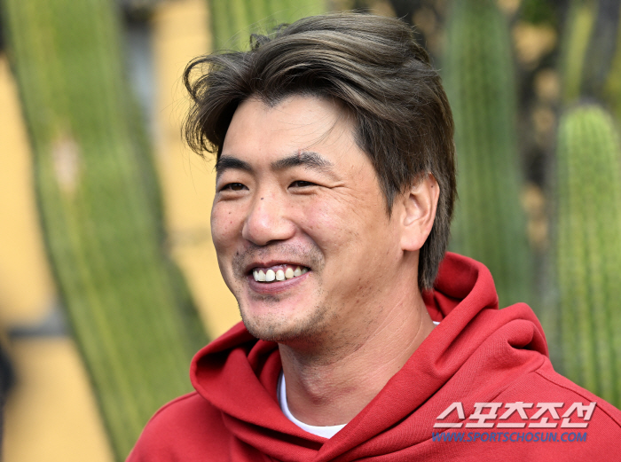 12시간 이동+2만5천㎞ 비행+시차적응 모두 사치…마침내 모인 이강철호는…
