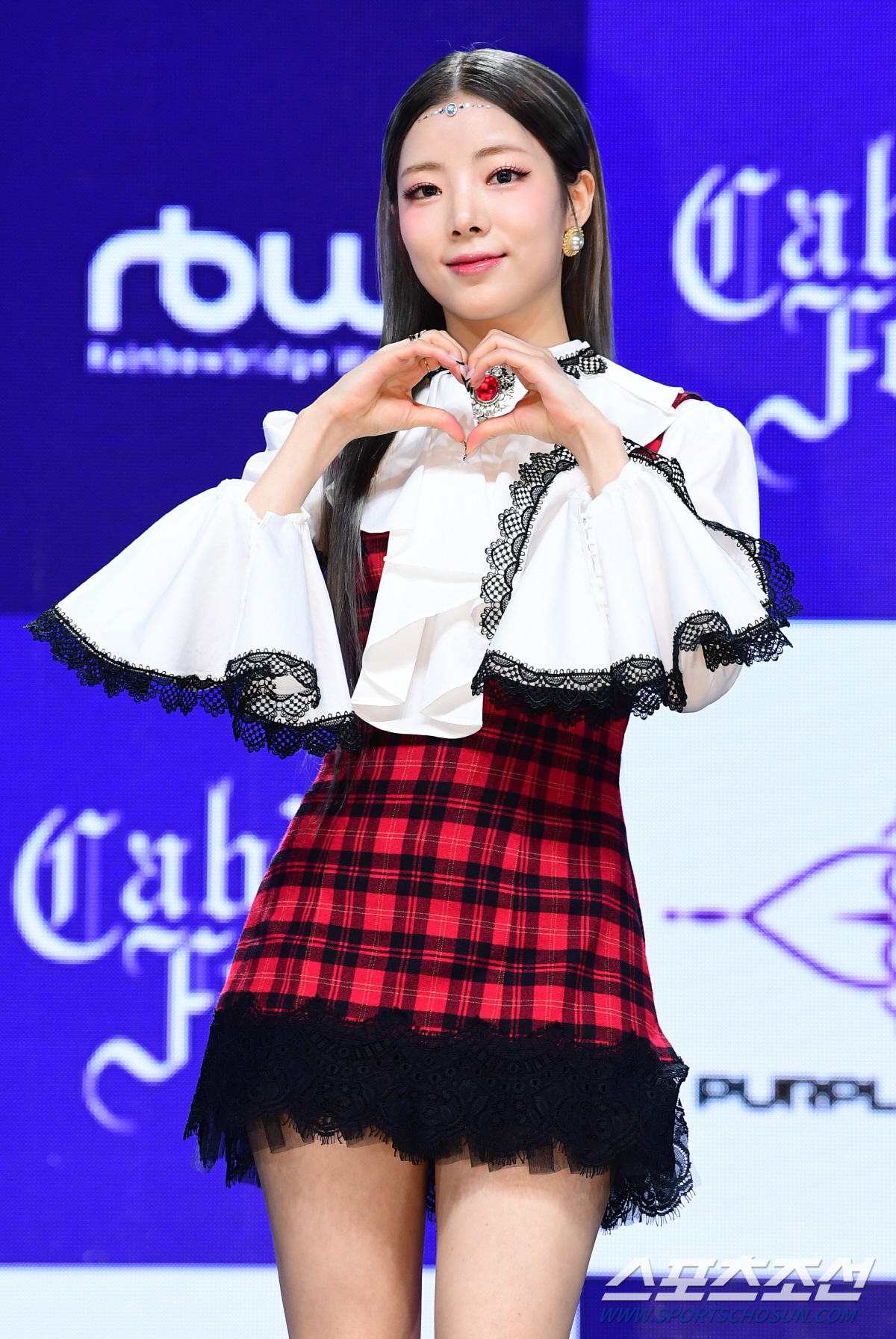 [SC현장] "4세대 복병"…퍼플키스, 첫 6인조 컴백 '스위트 주스'(…