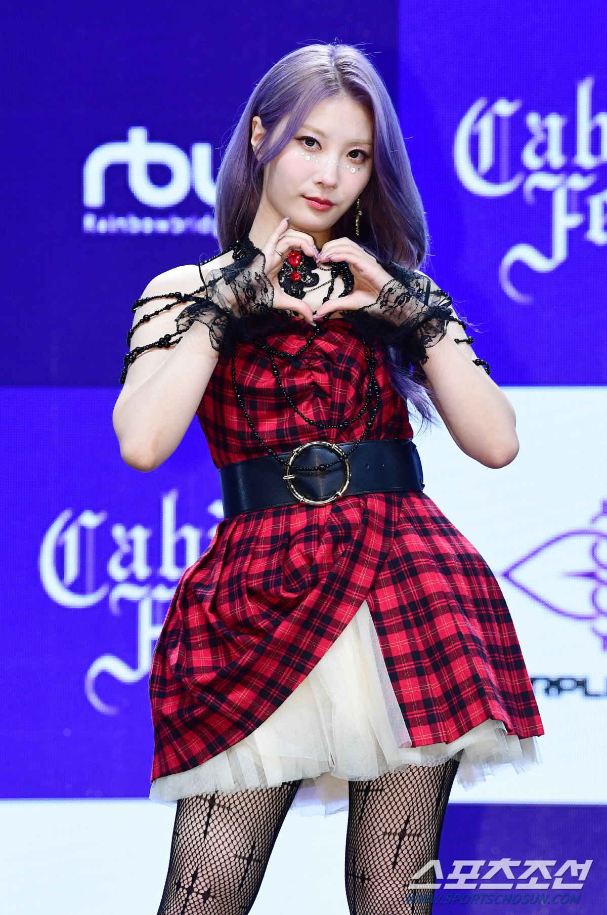 [SC현장] "4세대 복병"…퍼플키스, 첫 6인조 컴백 '스위트 주스'(…