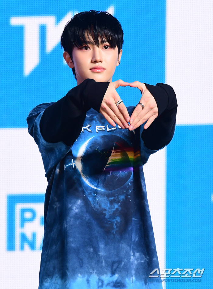 [SC현장] "싸이표 '디 온리원'"…TNX, 강성 벗고 '감성' 컴백(…