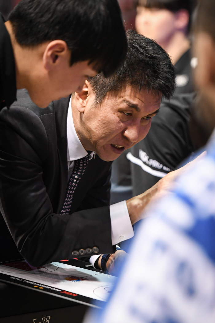 [현장인터뷰] KGC 김상식 감독 "스펠맨이 안에서 잘 버텼다"