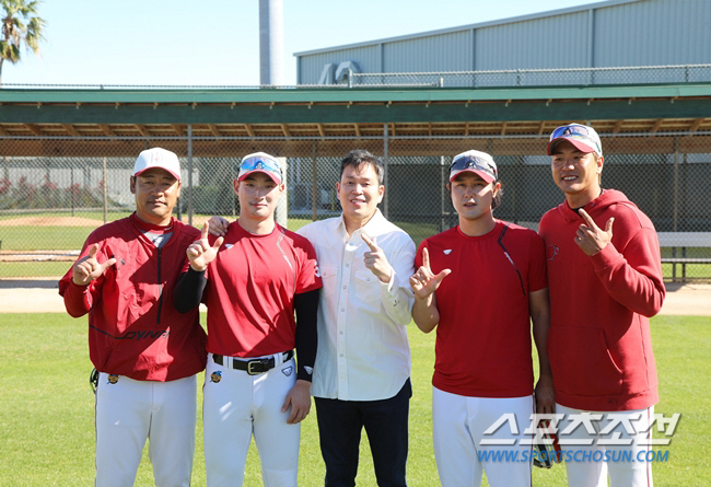 '국대 전문 킬러 출격' SSG WBC 3인방, 비장하게 애리조나 입성[…
