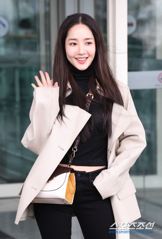 박민영, '전 연인'과 끊어낼 수 없는 관계…빗썸 부당이득 의혹 검찰조사…