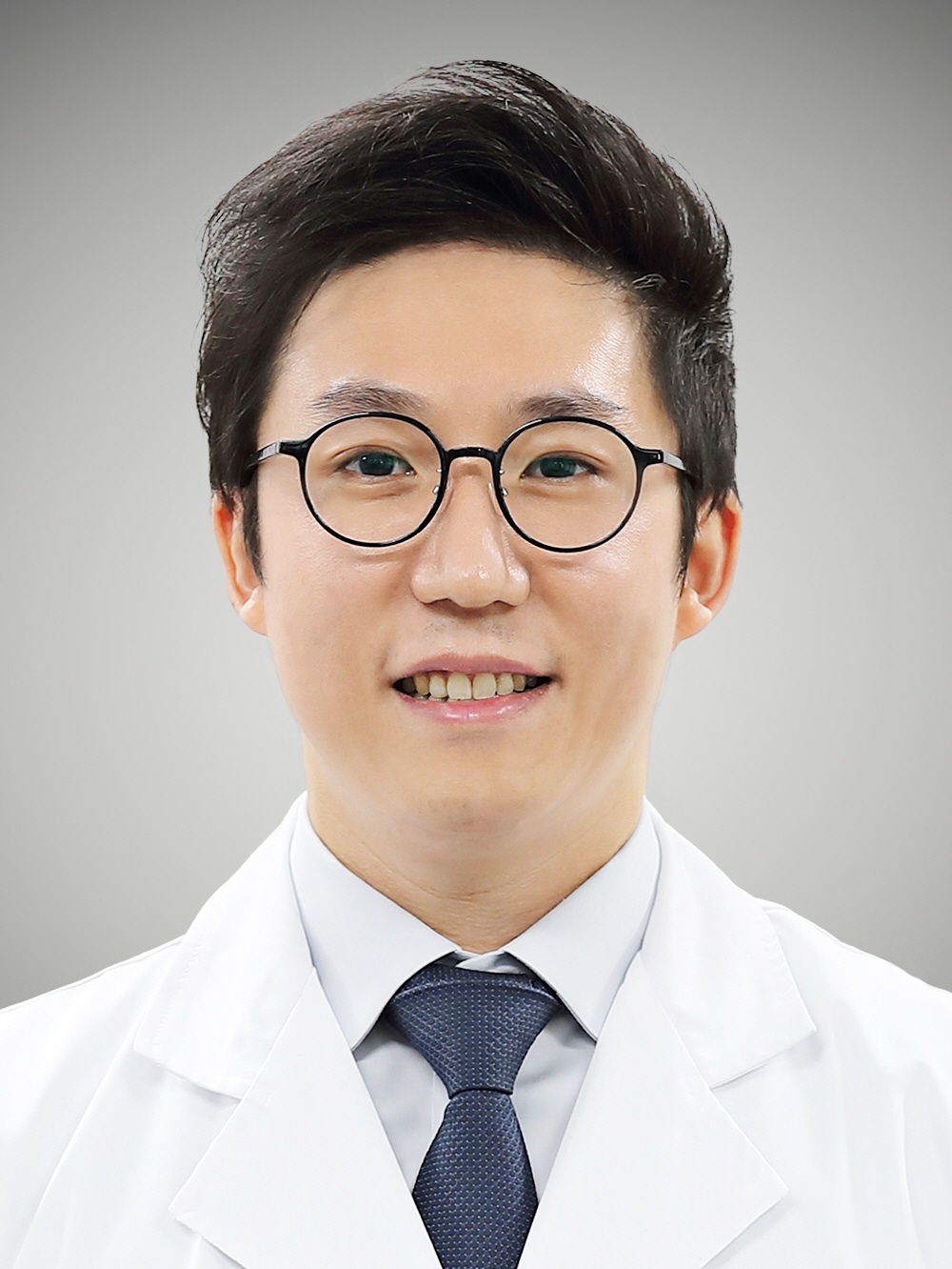 찌릿하고 뻐근한 어깨통증, 수술·비수술 하는 질환은?