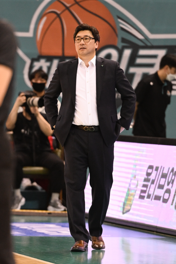 하나원큐 김도완 감독, "우리 선수들의 간절함이 더 컸다"