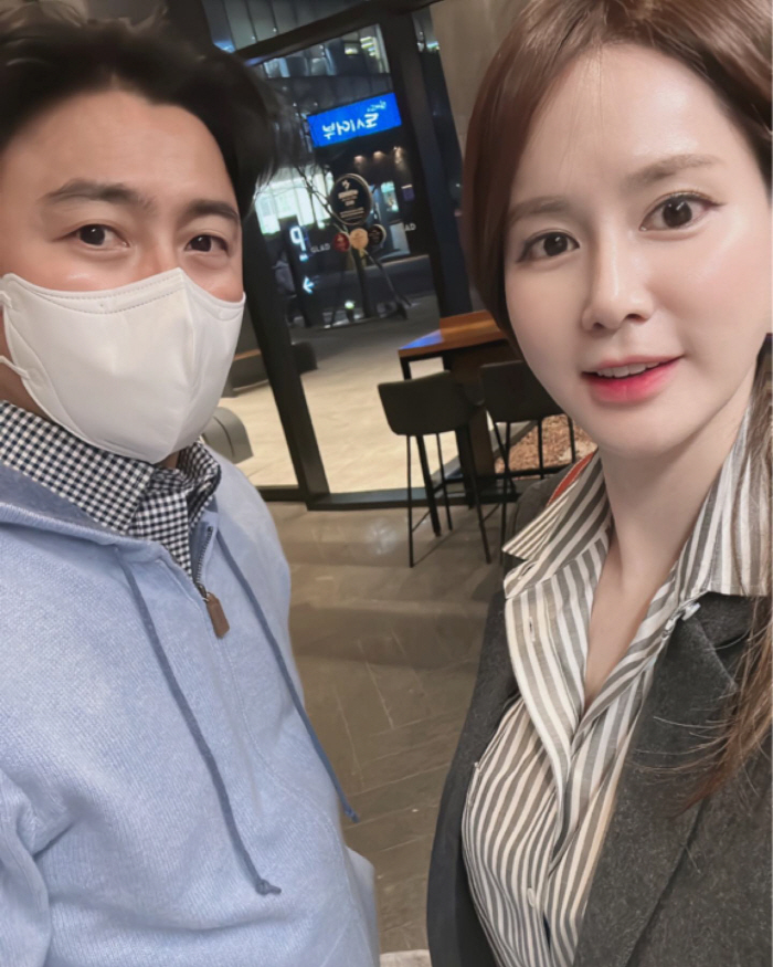 이혜원, 초콜릿 줬는데 ♥안정환 반응이..."누구에게 뜯긴 사람처럼 웃음…