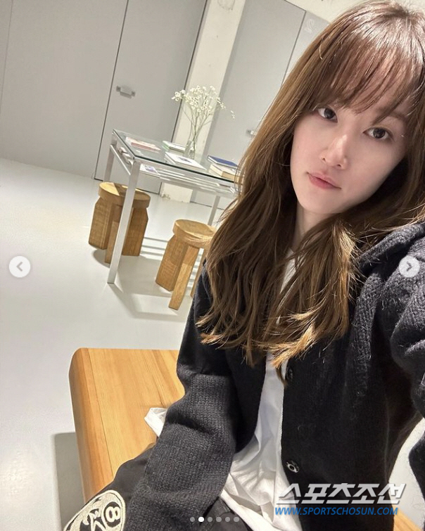 [종합]'부친상' 전종서, 강한 줄만 알았는데…"아빠 영원히 사랑해요" …