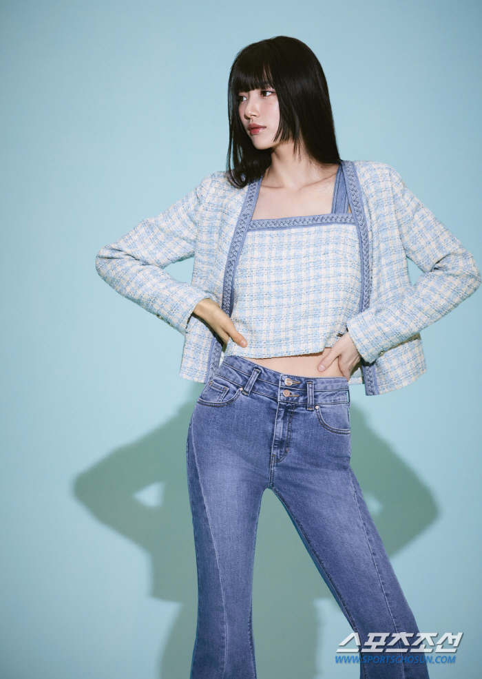 '20대'의 마지막 봄을 앞둔 수지, '시크+산뜻' 매력 '뿜뿜'