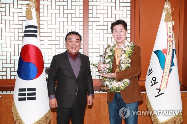 남희석, 울산 명예시민 됐다 "방송진행하며 지역 문화 소외감 해소"