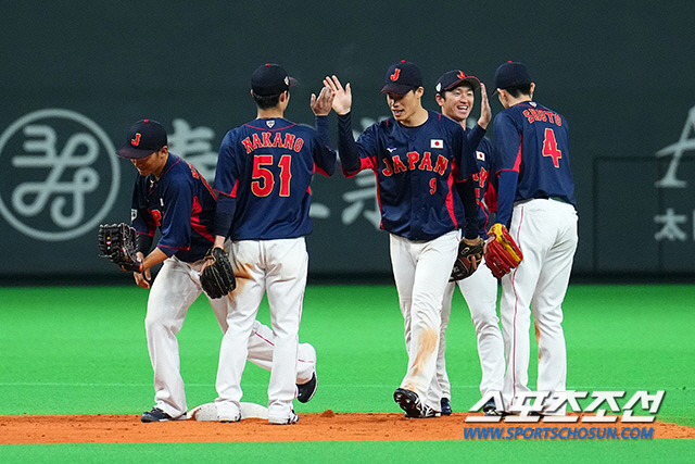 '야구의 나라' 아니었나…WBC 일본대표팀 개막전 시구자로, 모리야스 축…