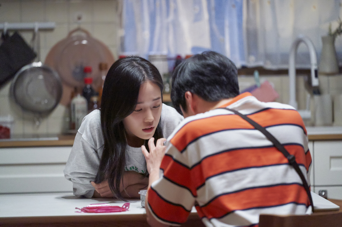 [SC초점] 전도연♥정경호만? '일타 스캔들' 오의식·노윤서·이봉련 찐 …