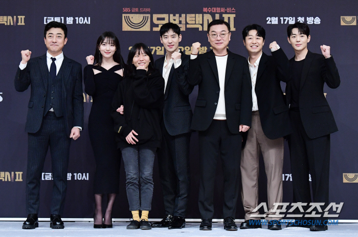 '모범택시2' 이단 감독 "시즌2 연출하게 돼 영광…배우들 '부캐 플레이…