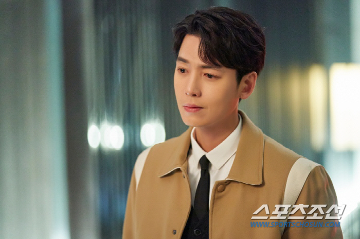 전도연, '♥정경호'와의 격렬 포옹에 '까치발'까지…'쌍방 로맨스' 본격…