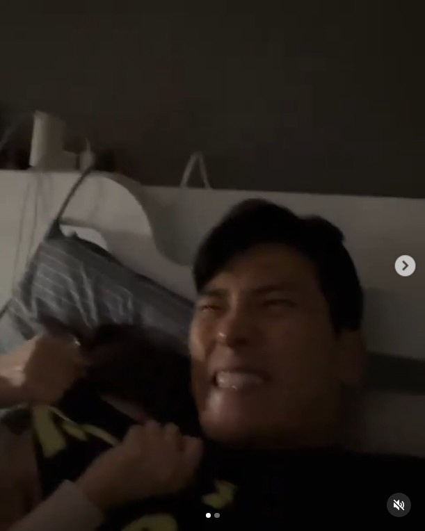 '조유리♥' 김재우, 가슴까지 찢긴 티셔츠..."무서운 영화 볼 때 웃통…