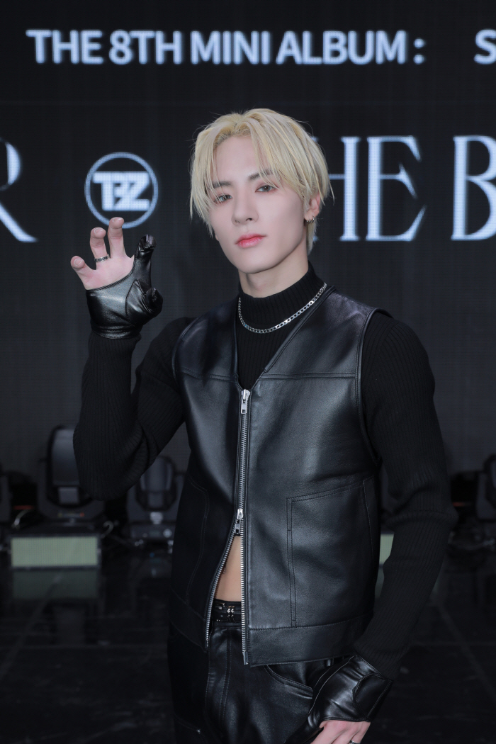 [SC현장] "1위보다 성장·소통"…더보이즈, 다크섹시 타락천사 완전체 …