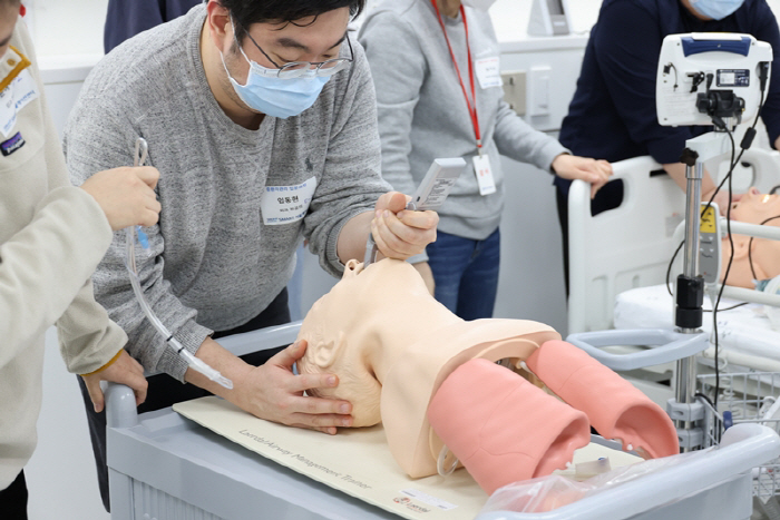 분당서울대병원 SMART 시뮬레이션센터 '국산의료기기 활용 트레이닝' 본…