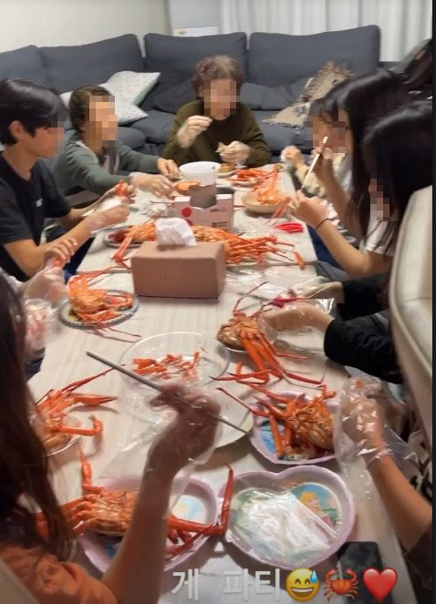 이지훈♥아야네, 18명 대가족과 '게 파티'...1인 1대게 만해도 '1…