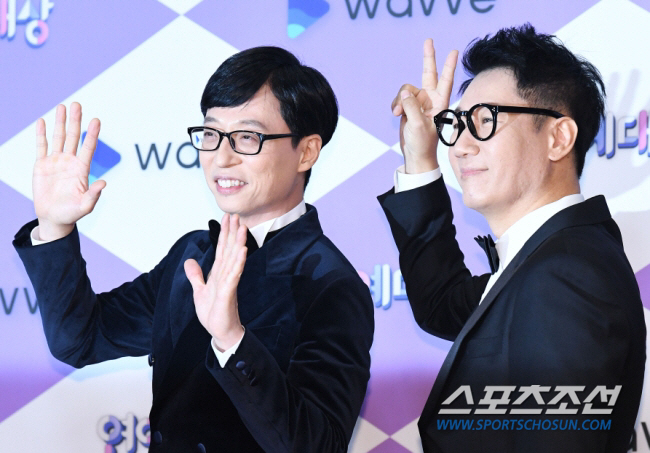 지석진 "대상 받은 유재석에 귓속말로 욕해, '축하한다 강아지야'" ('…