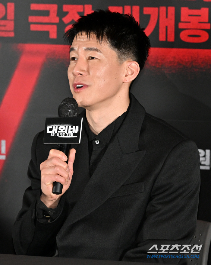 '대외비' 김무열 "첫 부산 사투리 연기? 조진웅X이성민과 호흡 맞췄다는…