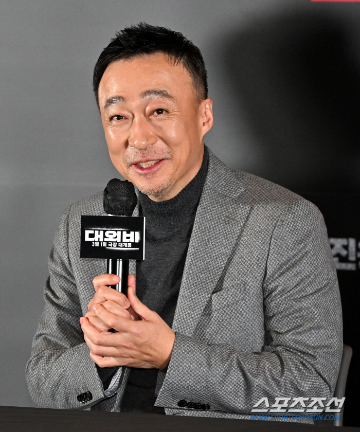 '대외비' 이성민 "조진웅 연기? 너무 잘해서 질투심 생겨"