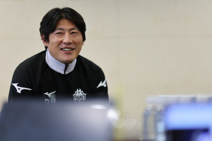 충남아산, '베테랑' 고무열 영입…박동혁 감독 "2R부터 투입 가능"