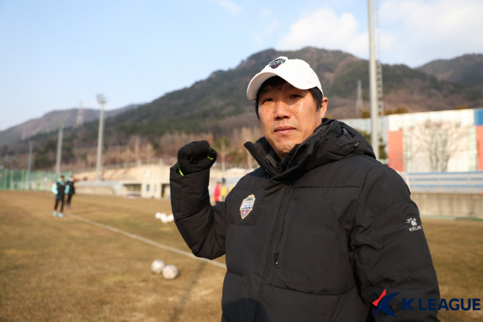 K리그2 '1강' 지목받은 김천 성한수 감독 "다들 발톱을 숨기고 있다"