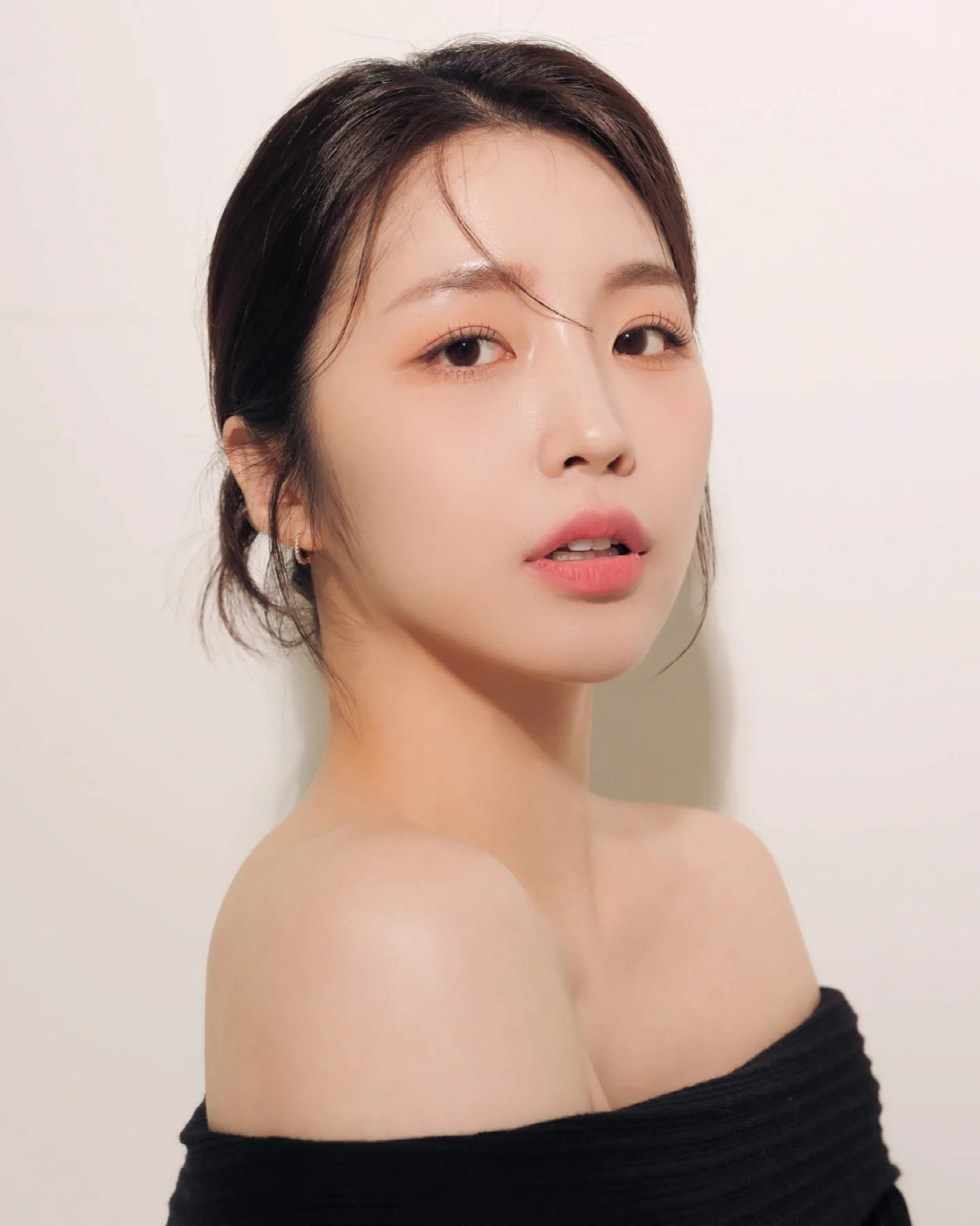 연예인 본격 활동? '환승연애2' 성해은, 승무원 일반인→프로필 공개