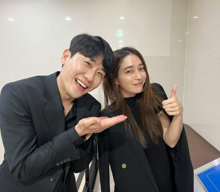 이민정, '♥이병헌=어르신' 댓글에…"당신도 BH 스나이퍼?"