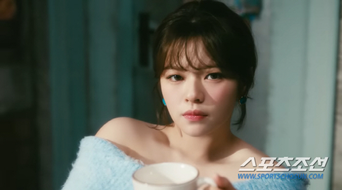 트와이스 정연, 이젠 너무 말랐나? 극세사 다리가 '확~'